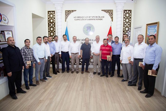 Prof.Dr. Okan Yeşilot Gəncliyə Yardım Fondunun Qonağı Olub