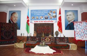 Azərbaycan və Türkiyə xanımlarının birgə əməyinin bəhrəsi olan ənənəvi IX əl işləri Xeyriyyə Sərgisinin açılış mərasimi keçirildi