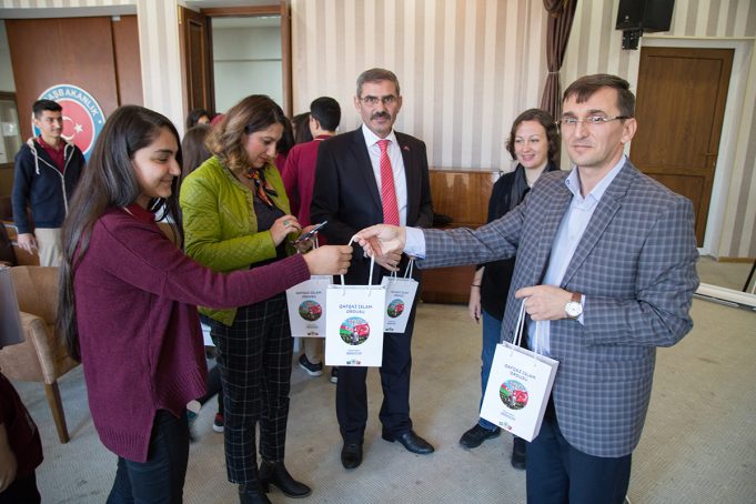 8 Gənclərimiz Tarixinə Sahib Çıxır