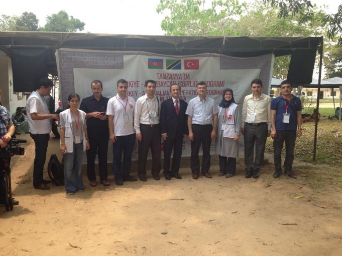 Azərbaycan və Türkiyəli həkimlər tərəfindən Tanzaniyada ehtiyacı olan insanlara tibbi yardım göstərilmişdir