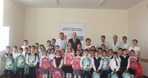 Bilik Günündə Şagirdlər Sevindi