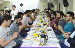 GYF-də Universitet Tələbələri Üçün İftar Süfrəsi Açıldı
