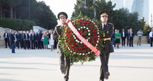 Bakıda Türk Şəhidliyi Abidəsi Ziyarət Olunub
