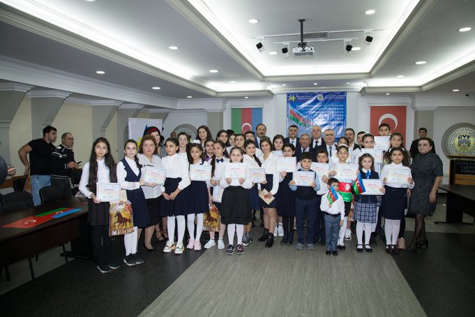 “Mənim Bayrağım” Mövzusunda İnşa Yazı və Şeir Müsabiqəsinin Qalibləri Mükafatlandırılıb