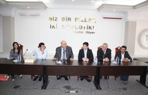 GYF-də Gənclər yazıçı Çingiz Abdullayev ilə görüşüb