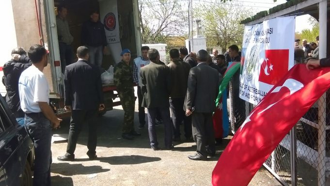 Cəbhə bölgəsindəki yaşayan insanlarla görüşdük