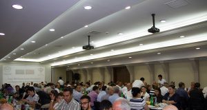 Türkiyə Səfirliyinin Din Xidmətləri Müşavirliyi tərəfindən Gəncliyə Yardım Fondunun konfrans salonunda şəhit və gazi ailələrinə Ramazan iftarı verilmişdir