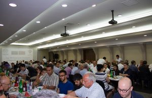 Türkiyə Səfirliyinin Din Xidmətləri Müşavirliyi tərəfindən Gəncliyə Yardım Fondunun konfrans salonunda şəhit və gazi ailələrinə Ramazan iftarı verilmişdir