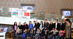 Şəmkir rayonunda fiziki qüsurlu uşaqlara əlil arabası verildi