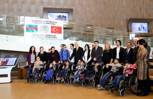 Şəmkir rayonunda fiziki qüsurlu uşaqlara əlil arabası verildi