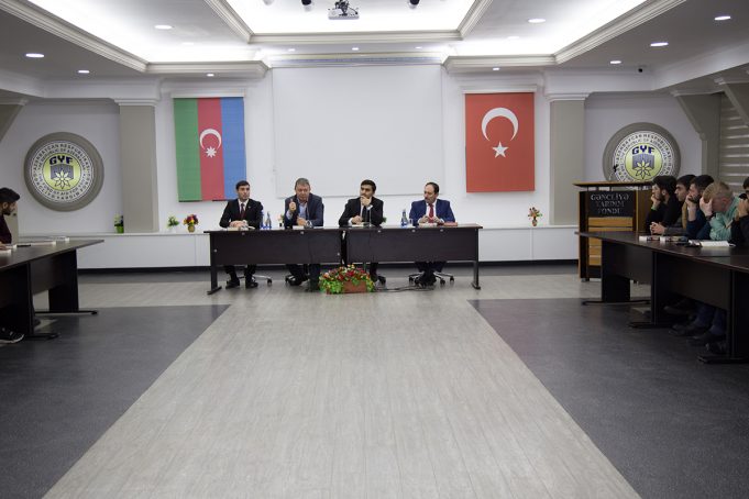 Məşhur Yazıçı Elxan Elatlı GYF-də İstedadlı Gənclərlə Görüşüb