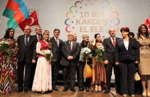 On Min Qardaş “Əl-Ələ”