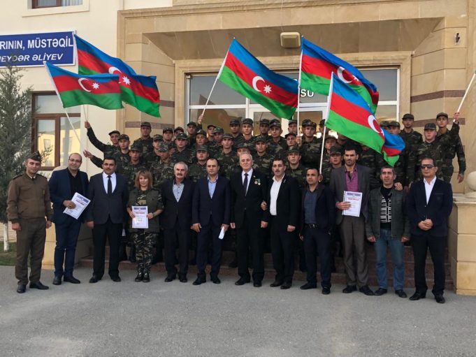 Gəncliyə Yardım Fonduna Fəxri Fərman Təqdim Edildi