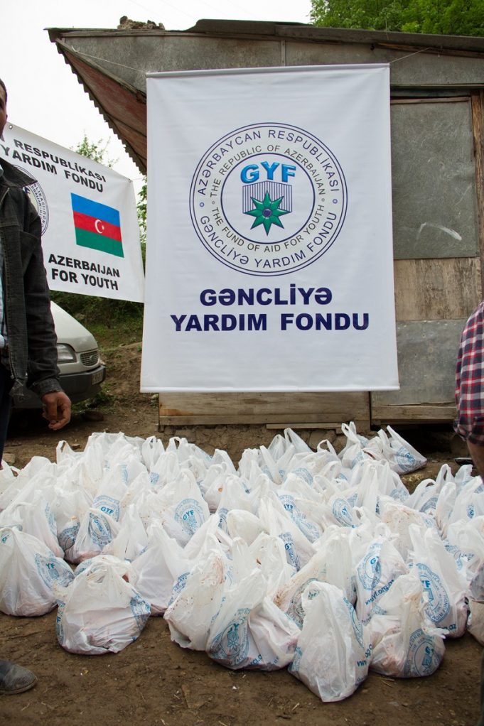 Heydər Əliyevin anadan olmasının 91-ci ildönümü münasibəti ilə sərhəd kəndlərində 650 kənd sakininə yardım paylanıldı