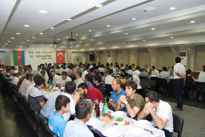 GYF-nin ənənəvi iftar proqramları başladı