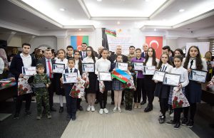 “Mənim Bayrağım” Mövzusunda İnşa Yazı və Şeir Müsabiqəsinin Qalibləri Mükafatlandırılıb