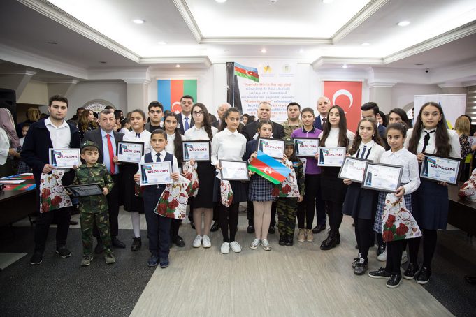 “Mənim Bayrağım” Mövzusunda İnşa Yazı və Şeir Müsabiqəsinin Qalibləri Mükafatlandırılıb