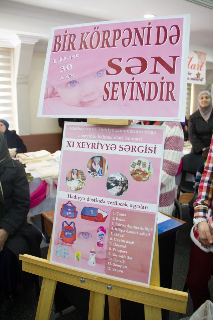 Azərbaycan və Türkiyə xanımlarının birgə əməyinin bəhrəsi olan ənənəvi XI əl işləri Xeyriyyə Sərgisinin açılış mərasimi keçirildi