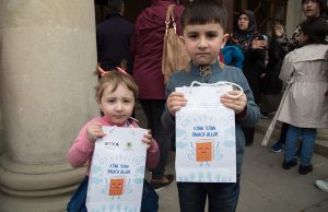 “Kitab Tutan Balaca Əllər” Layihəsi Çərçivəsində 3 min Şagirdə 9 Adda Kitab Hədiyyə Edilib 