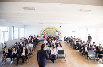 Bakıda Orta Məktəblərin Şagirdləri üçün Milli-Mənəvi Dəyərlərə Dair Təlimlərə Start Verildi