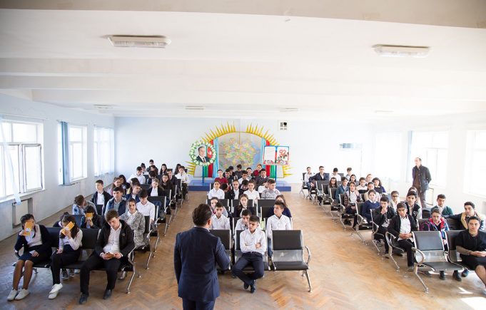 Bakıda Orta Məktəblərin Şagirdləri üçün Milli-Mənəvi Dəyərlərə Dair Təlimlərə Start Verildi