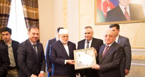 Dini Qurumlarla İş üzrə Dövlət Komitəsinin Sədri Mübariz Qurbanlı Osman Nuri Topbaşla Görüşüb