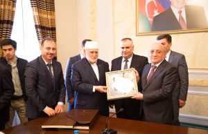 Dini Qurumlarla İş üzrə Dövlət Komitəsinin Sədri Mübariz Qurbanlı Osman Nuri Topbaşla Görüşüb