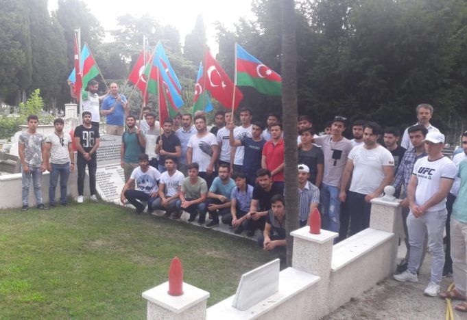 Azərbaycanlı Tələbələr Nuri Paşanın Qəbrini Ziyarət Edib