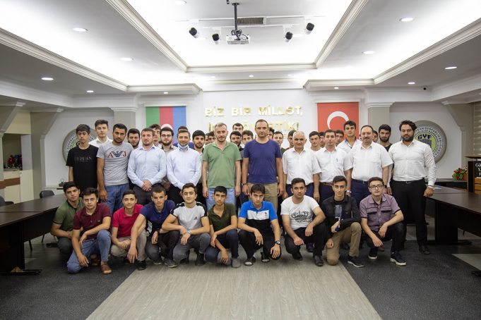 “Mədəniyyətimi Öyrənirəm” Düşərgəsində Tələbələr Üçün Maraqlı Seminarlar Keçirilib