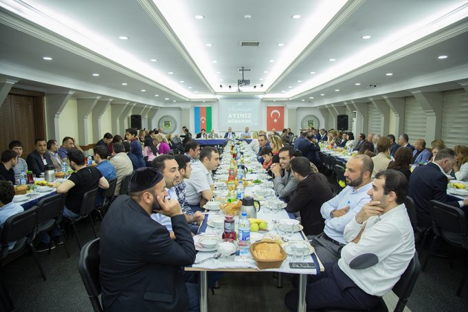 Gəncliyə Yardım Fondunda Şəhid Ailələri Üçün İftar Süfrəsi Açıldı