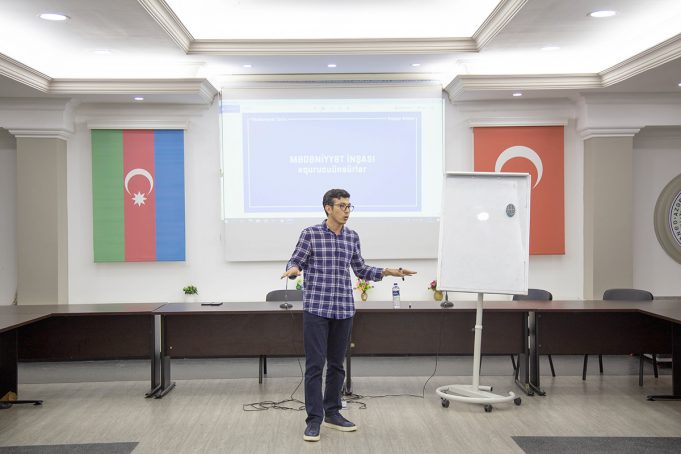 GYF-də “Mədəniyyət İnşası” Adlı Seminar Keçirilib