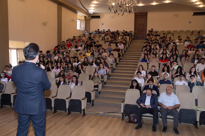 Bakıda “Radikalizmin Qurbanı Olma!” Devizi Altında Təlimlərə Start Verildi