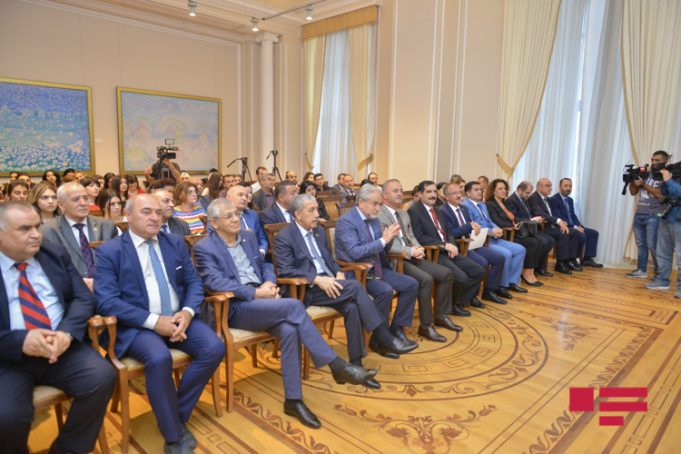 GYF Rəhbərliyi “Sənədlərlə Osmanlı dövləti və Azərbaycan Xanlıqlarının Münasibətləri” Adlı Sərginin Açılış Mərasimində İştirak Edib