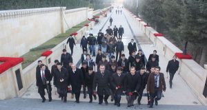 Gəncliyə Yardım Fondunun Nümayəndələri Şəhidlər Xiyabanını ziyarət etdi