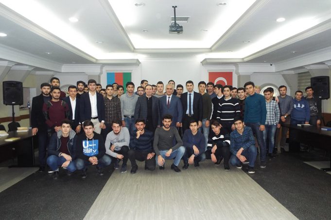 2017 GYF-də Peşəkar Təlimçi Sənan Nəcəfov Gənclərlə Görüşüb