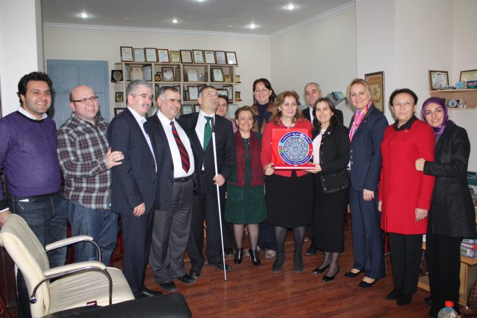 Simpozium İştirakçıları Gəncliyə Yardım Fondunda Bir Araya Gəldi