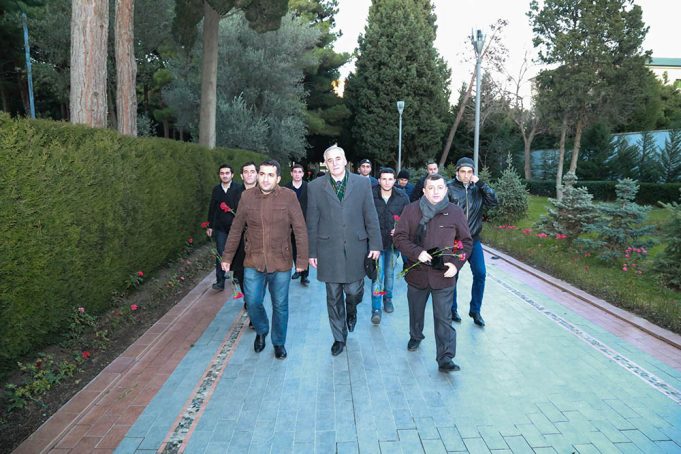 Ümummilli Lider Heydər Əliyevin məzarı ziyarət edildi