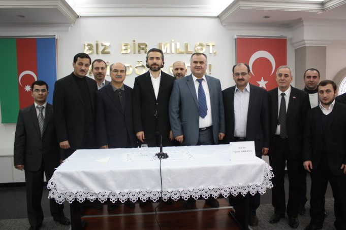 Türkiyəli Yazıçı Professor Veysel AKKAYA “Gəncliyə Yardım Fondunda” Oxucularla Görüşdü