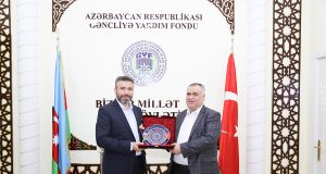 Türkiyənin Məşhur Yazıçıları GYF-də Gənclərlə Görüşüb