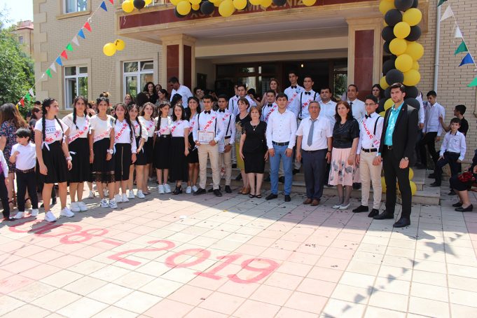 Xocallı Məktəbliləri Təltif Edildi