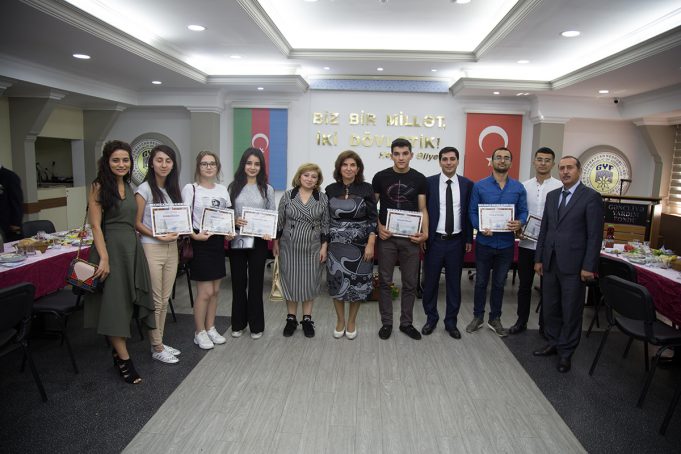 GYF-də Ali Məktəblərə Qəbul Olunmuş Xocalı Məktəbliləri İlə Görüş Keçirilib