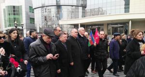 Gəncliyə Yardım Fondunun Əməkdaşları Xocalı Abidəsini Ziyarət Edib