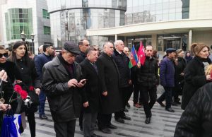 Gəncliyə Yardım Fondunun Əməkdaşları Xocalı Abidəsini Ziyarət Edib