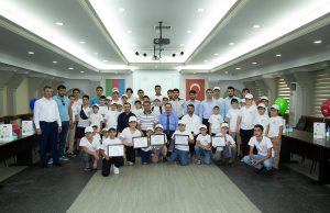 GYF-də Yay Məktəbinin Müdavimləri Mükafatlandırılıb