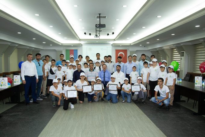 GYF-də Yay Məktəbinin Müdavimləri Mükafatlandırılıb