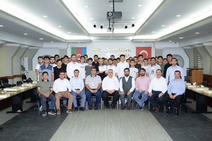 “Mədəniyyətimi Öyrənirəm” Yay Düşərgəsinin İştirakçıları Mükafatlandırıldı