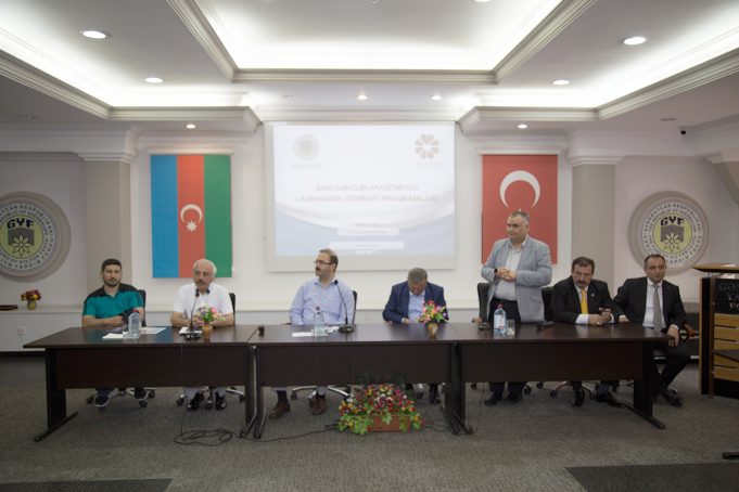 Gənclərə “Mədəniyyətlərarası Zəka” Mövzusunda Seminar Verildi