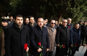 Ümummilli Lider Heydər Əliyevin məzarı ziyarət edildi