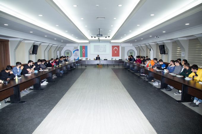 GYF-də “Sezai Karakoçun Həyat və Yaradıcılığı” Adlı Seminar Keçirilib