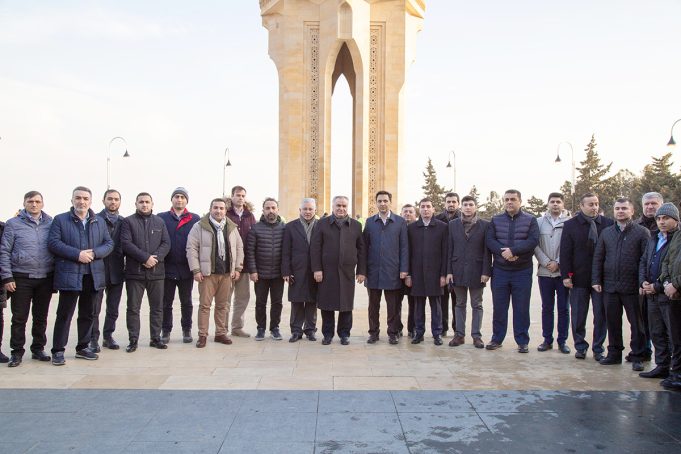 GYF Kollektivi Şəhidlər Xiyabanını Ziyarət Edib